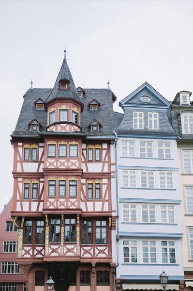 Schöne Farbenfrohe Bauten Frankfurt Deutschland lizenzfreie Stockbilder