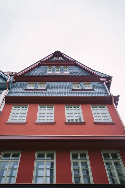 Vue à angle bas du bâtiment à Francfort, Allemagne — Photo de stock
