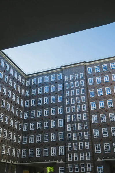 Low angle view of building under blue clear sky in Hamburg, Germany — Stock Photo