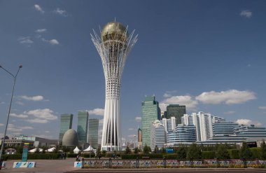 Baiterek anıtı. Astana şehri, Kazakistan, yaz 2017