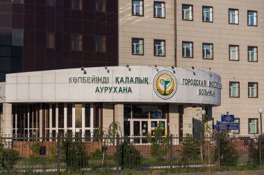 Uralsk, Kazakistan (Kazakistan), 24,05.2020: Uralsk kentindeki çok disiplinli hastane,     