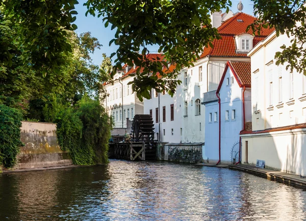 Pequena Veneza na cidade checa de Praga — Fotografia de Stock