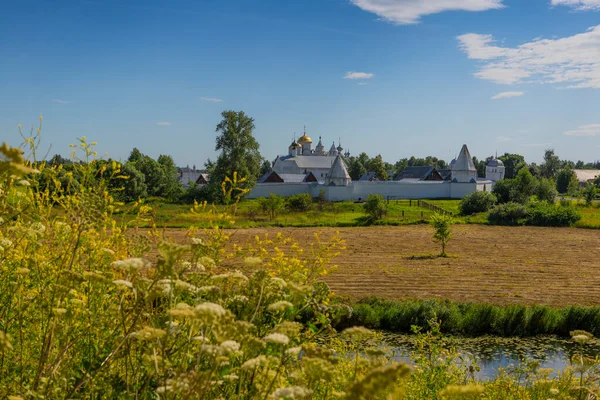 Arquitetura Cidade Suzdal Verão Tempo Ensolarado Vila Russa — Fotografia de Stock