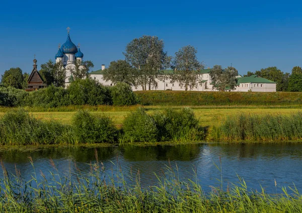 Arquitetura Cidade Suzdal Verão Tempo Ensolarado Vila Russa — Fotografia de Stock