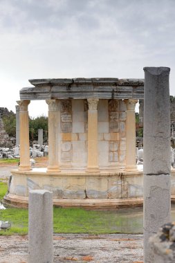 Kör kader Roma Tanrıça Fortuna 2nd.century reklam yapılı agora-tüm karmaşık ortasında dakikalarınızı restore edilmiş tapınak Tykhe-tike Yunan tanrıçası. Yan-Doğu Pamfuliya sahil-Türkiye.
