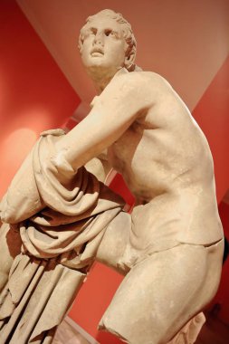 Antalya, Türkiye-Mart 29, 2015: yerel Arkeoloji Müzesi-Müzesi 50.000 evler ve Pamfilya, Likya, Phrygia, Güney Pisidya ve c.650 kms.of kıyı şeridi 104 sitelerinde bulunan 12.000 nesnelerini görüntüler.