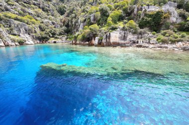 Kekova Adası Dolichiste antik Likya kenti batık harabelerde karşılıklı Kaleköy-antik Simena kadar Bizans döneminde Ad.141 yeniden inşa ve kalıcı bir deprem tarafından yok. Antalya prov.-Türkiye.
