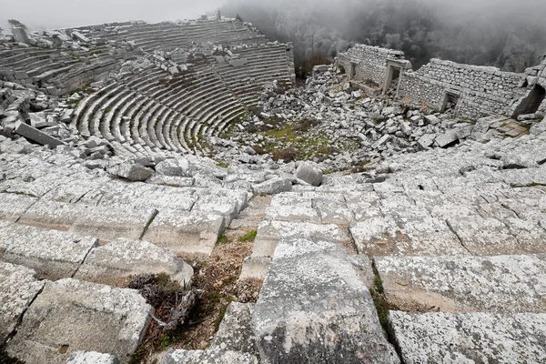 Ruiny Teatru Hellenistycznego Rzymskiego Pod Mgły Półokrągłymi Siedzenia Obszar Cavea — Zdjęcie stockowe