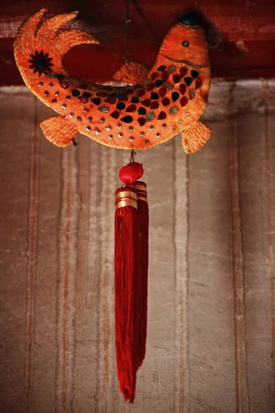 佛教的鱼吉祥的象征幸福挂在教堂的天花板上 马地四马蹄寺前佛千佛寺的石窟 Sunan Yugur Autonomous County Zhangye Gansu China — 图库照片