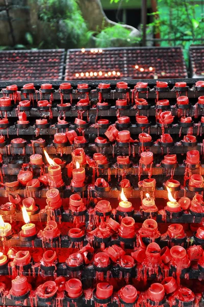 Cebu Philippines October 2016 Filipino Street Saleswoman Votive Candles Smiles — Stock Photo, Image