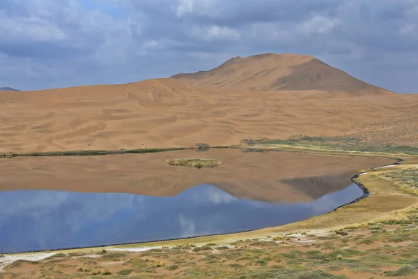 Lake Zhalate Sand Dunes Badain Jaran Desert Some Reaching 500 — Stock Photo, Image