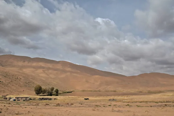 Lake Tamaying Moving Stationary Sand Dunes Badain Jaran Desert Some — Stock Photo, Image