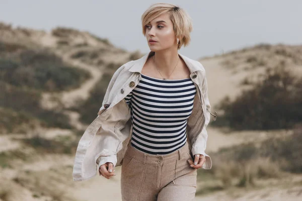 Beautiful Young Woman Stylish Striped Shirt Vintage Jacket Walking Sand — Stock Photo, Image