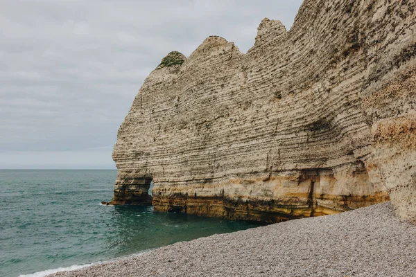 Belo Mar Calmo Perto Penhasco Etretat Normandia França — Fotografia de Stock