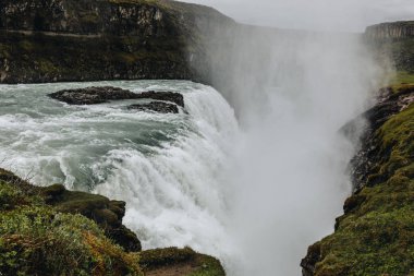 İzlanda'daki Gullfoss şelale yukarıda Buhar havadan görünümü
