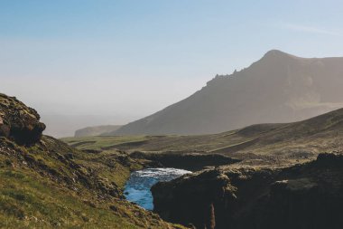 güzel Skoga nehir kanyonun İzlanda'daki doğal görünümü