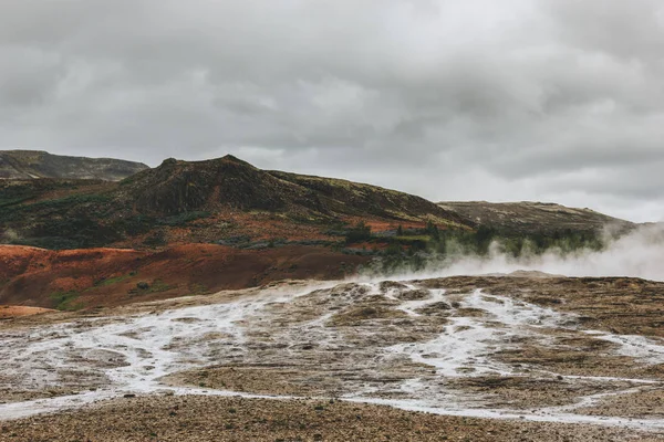 Beautiful Landscape Volcanic Vents Cloudy Sky Haukadalur Valley Iceland — Stock Photo, Image