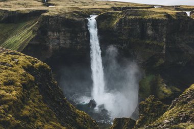 güzel Haifoss şelale ile İzlanda manzara havadan görünümü