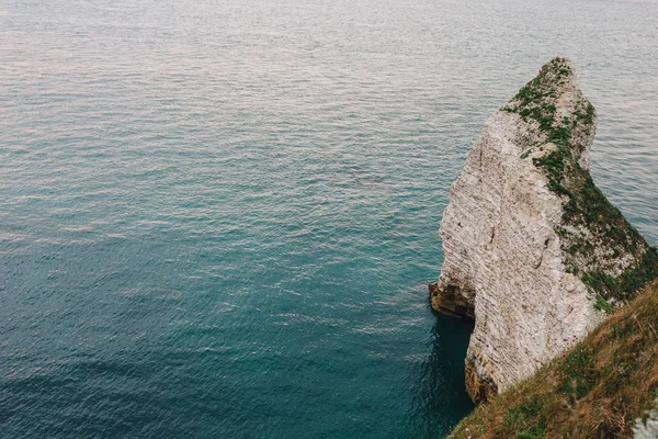 Luftaufnahme der felsigen Klippe bei etretat, Frankreich — Stockfoto