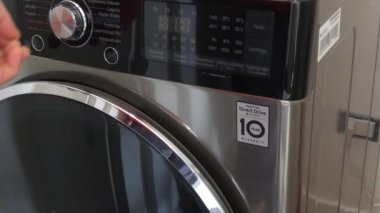 Bir çamaşır makinesi ayarı programı kapat