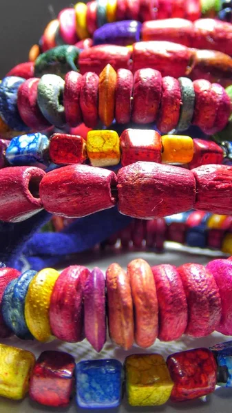 Разноцветные Камни Браслете — стоковое фото