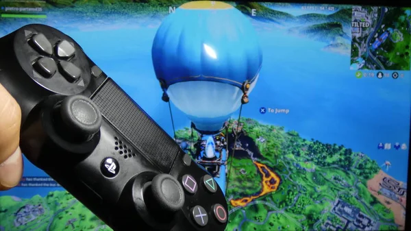 Jogo De Vídeo Em Quadrante. Fortnite é Um Videogame Online De