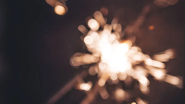 Оранжевый Размытый Фейерверк Фоне Черного Неба Концепция Нового Года Рождества — стоковое фото