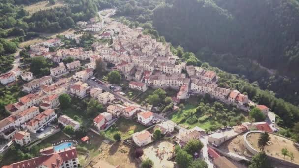 Civitella Alfedena uitzicht vanaf de drone — Stockvideo