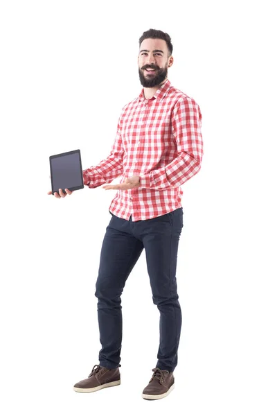 Alegre Encantado Rindo Homem Negócios Segurando Mostrando Tela Tablet Branco — Fotografia de Stock