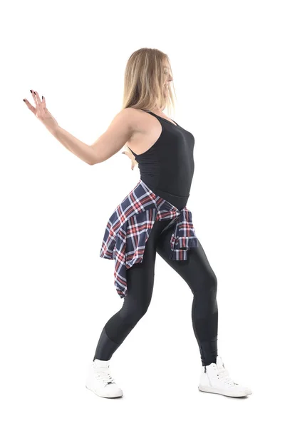 Vista Lateral Atractiva Postura Rubia Bailarina Sonriente Mirando Hacia Otro — Foto de Stock