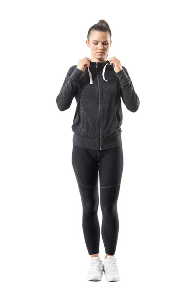 Vrouw Runner Zip Hoodie Sweater Klaarmaken Voor Het Uitvoeren Van — Stockfoto