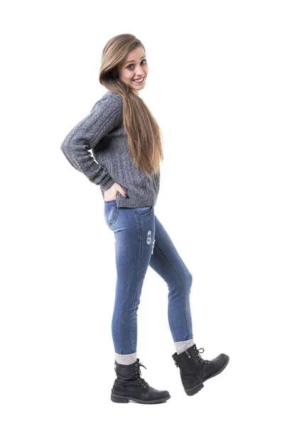 Schöne Junge Süße Mädchen Mit Händen Taschen Posiert Grauem Strickpullover — Stockfoto