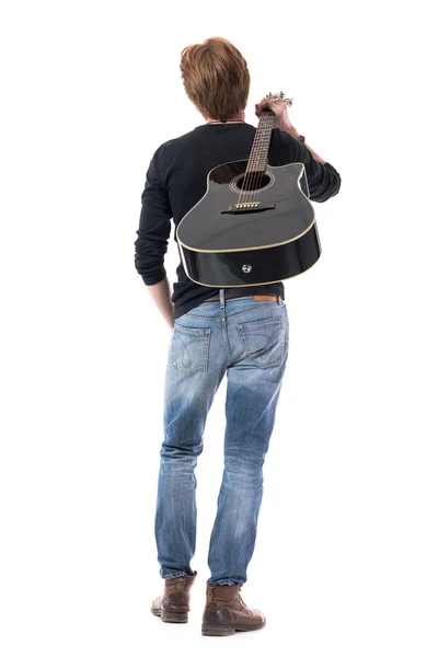 Vista Posterior Joven Guitarrista Rockero Alejándose Llevando Una Guitarra Acústica — Foto de Stock