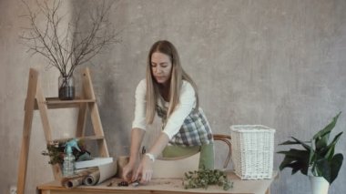 Çiçekçi bitirme bahar çiçek aranjmanı