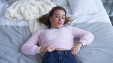 Kotunu yatakta kapatmaya zorlama kadın odaklı