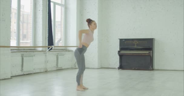 Sfrustrowany Zły Tancerz Kobiece Krzyczeć Głośno Desperacji Going Beat Podczas — Wideo stockowe