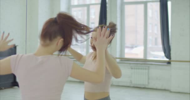 Dans Stüdyosu Kusurlu Onun Performansı Olumsuz Duygular Umutsuzluk Hayal Kırıklığı — Stok video