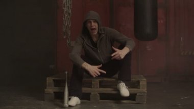 Grim holigan agresif el hareketi hoodie