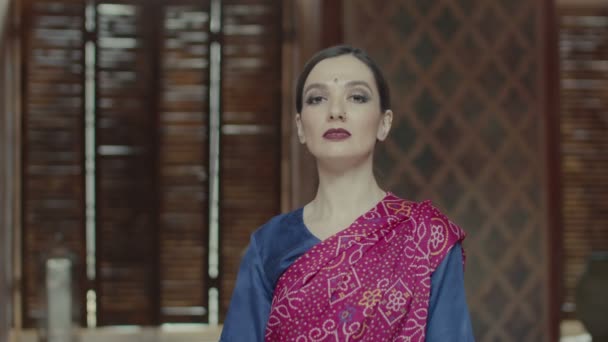 Portrait of proud female in sari with head held high — Stock Video