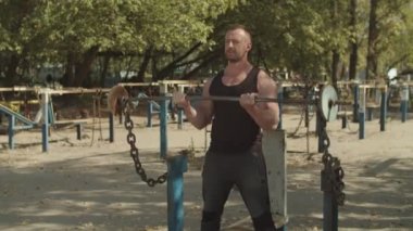 Barbell ile pazı bukleler performans Atlet