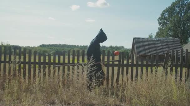 Ijesztő kaszás gyűjtése lélek halloween — Stock videók