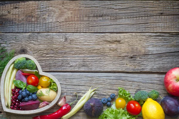 Gesundes Essen Herzen Diätkochkonzept Mit Frischem Obst Und Gemüse — Stockfoto