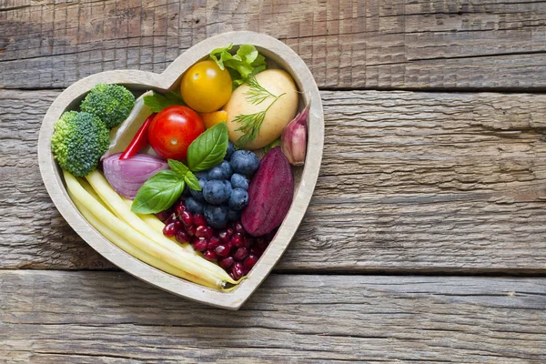 Alimentos Saudáveis Dieta Coração Conceito Cozinha Com Frutas Legumes Frescos — Fotografia de Stock