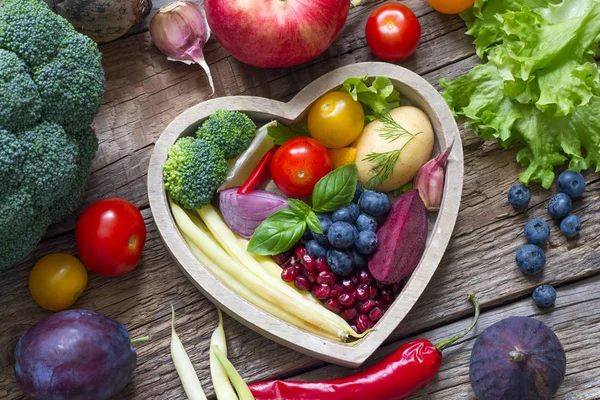 Alimentos Saudáveis Dieta Coração Conceito Cozinha Com Frutas Legumes Frescos — Fotografia de Stock