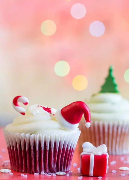 Pastelito Navidad Adorno Navideño Sobre Fondo Colorido Desenfocado —  Fotos de Stock