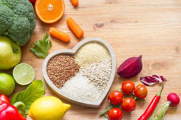 Conceito Estilo Vida Saudável Com Comida Vegetariana Fundo Dieta Coração — Fotografia de Stock