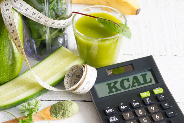 Свежие фрукты и подсчет калорий
