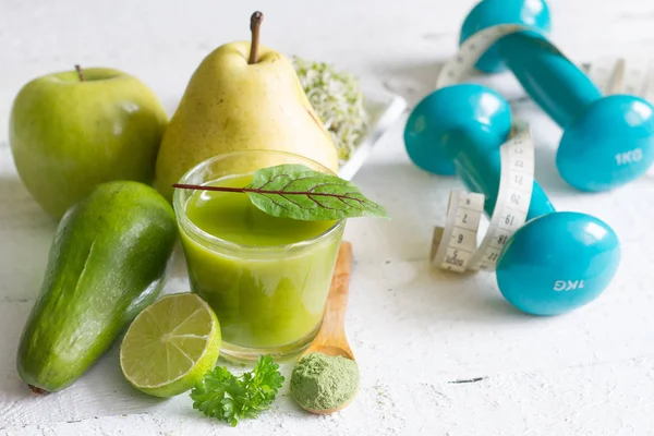 Smoothie Vers Fruit Dumbell Jonge Spruiten Gezonde Leefstijl Eten Fitness — Stockfoto