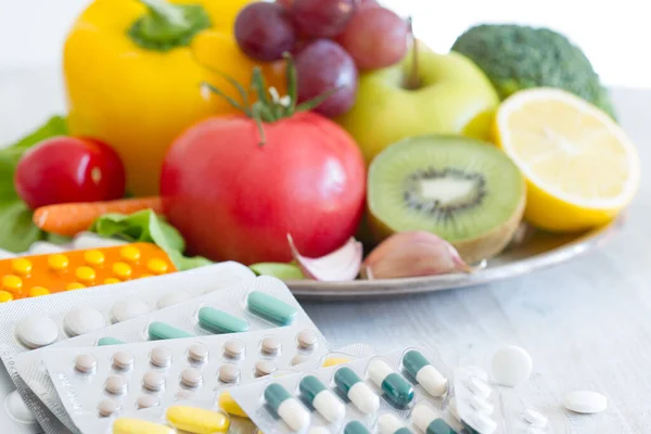 Fruits Vegetables Platter Medications Background Healthy Diet Alternative — Stock Photo, Image
