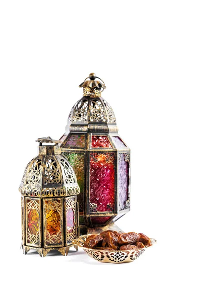 Oosterse Lichte Lantaarn Datums Zoete Voedsel Witte Achtergrond Arabische Vakantie — Stockfoto